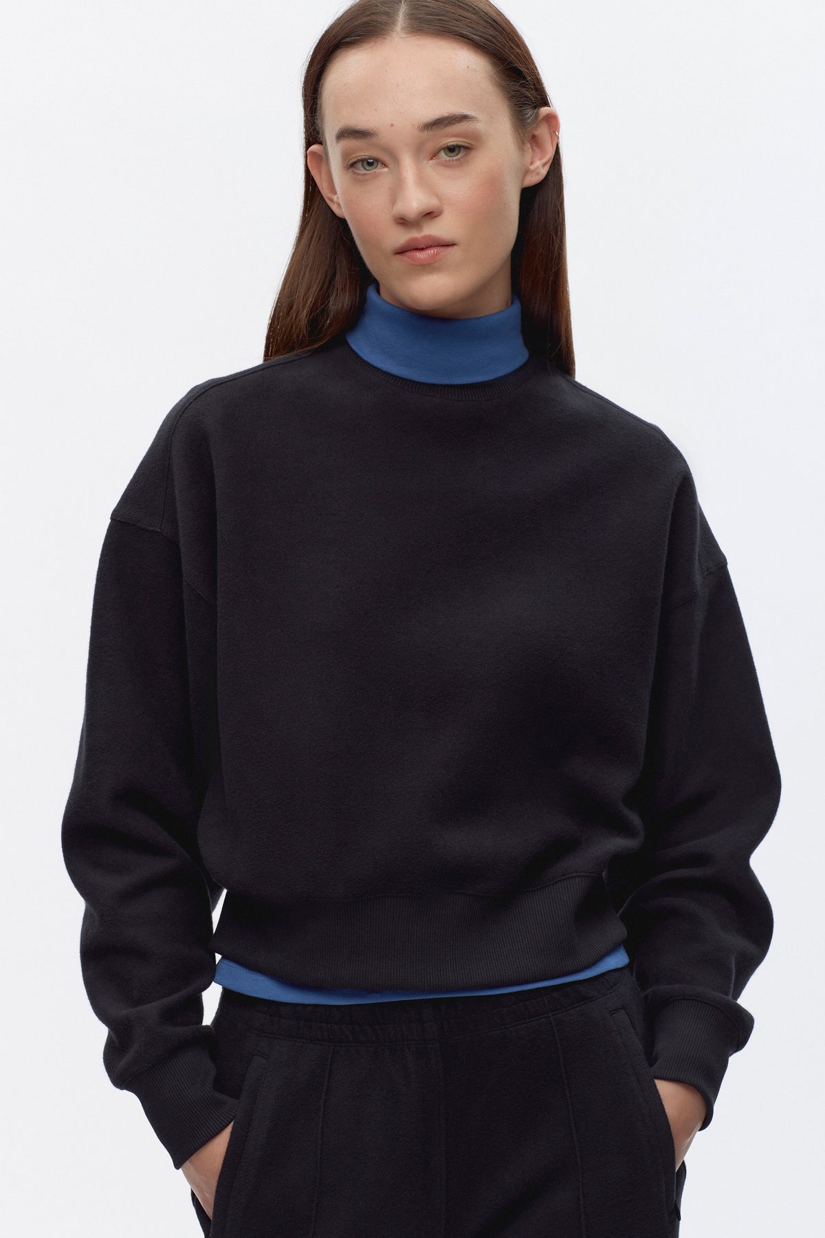 Women’s Cozy Crewneck in Black