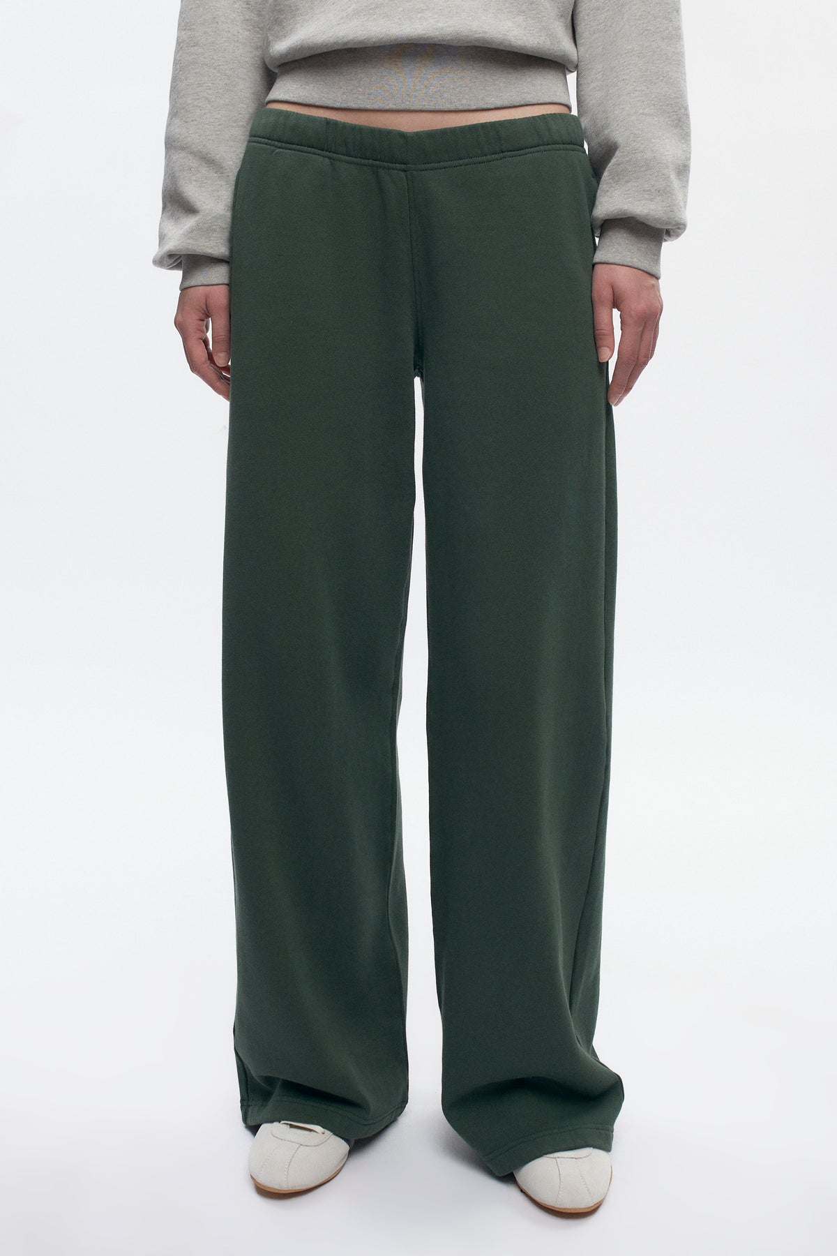 Women's Essential Straight Sweatpant in Bottle Green