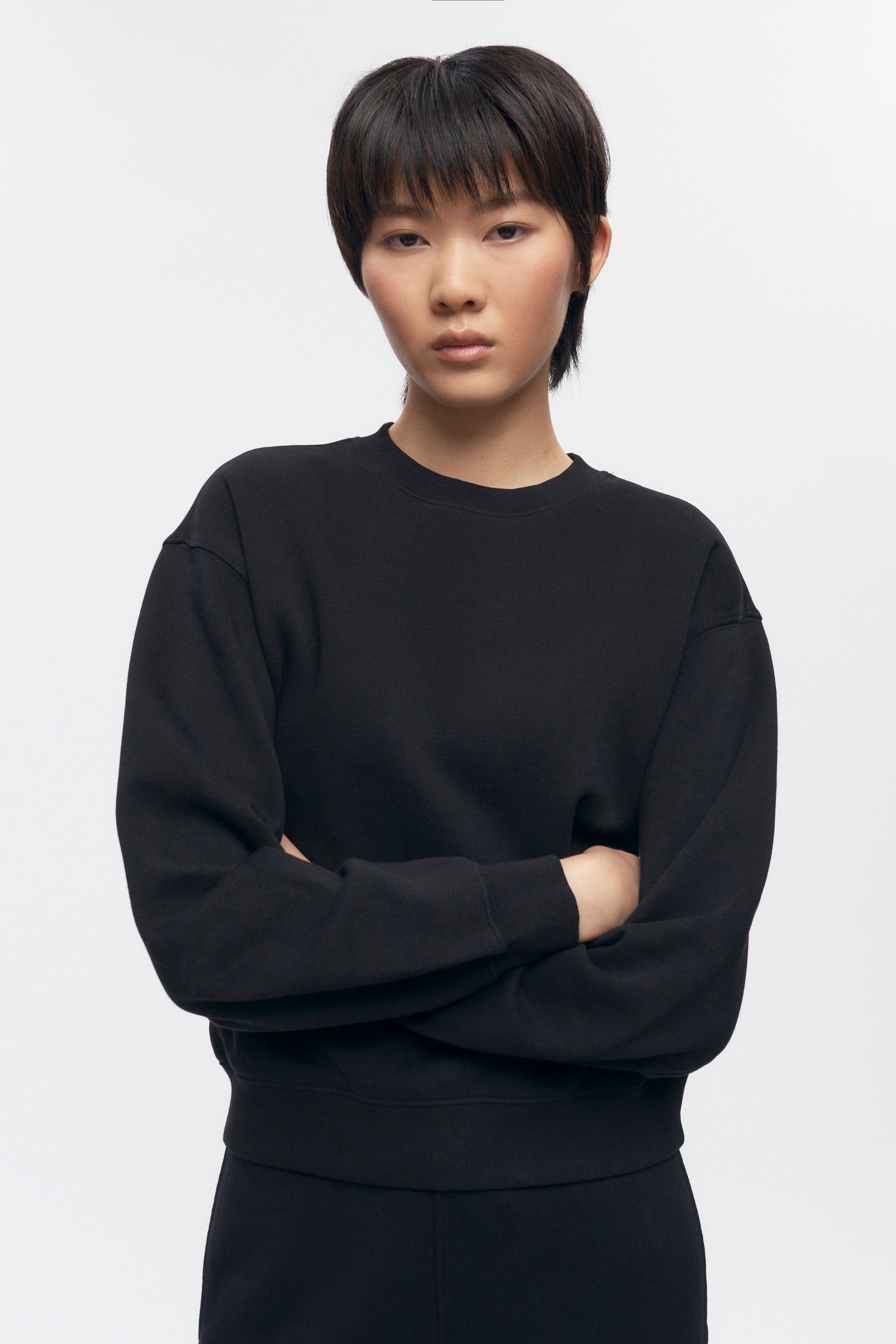 Sweatshirt essentiel pour femme en noir 