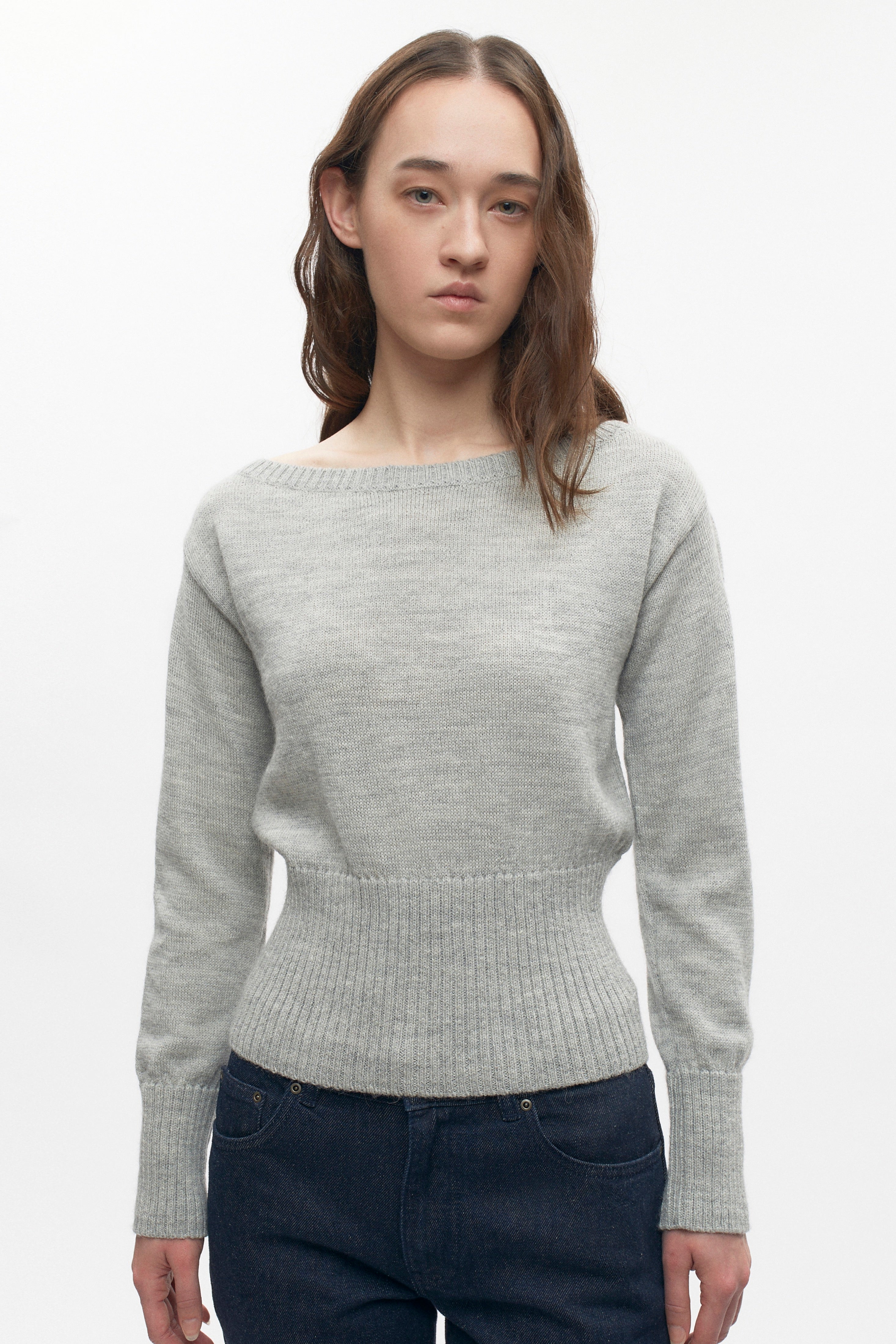 Pull à col bateau en laine mérinos pour femme en gris chiné