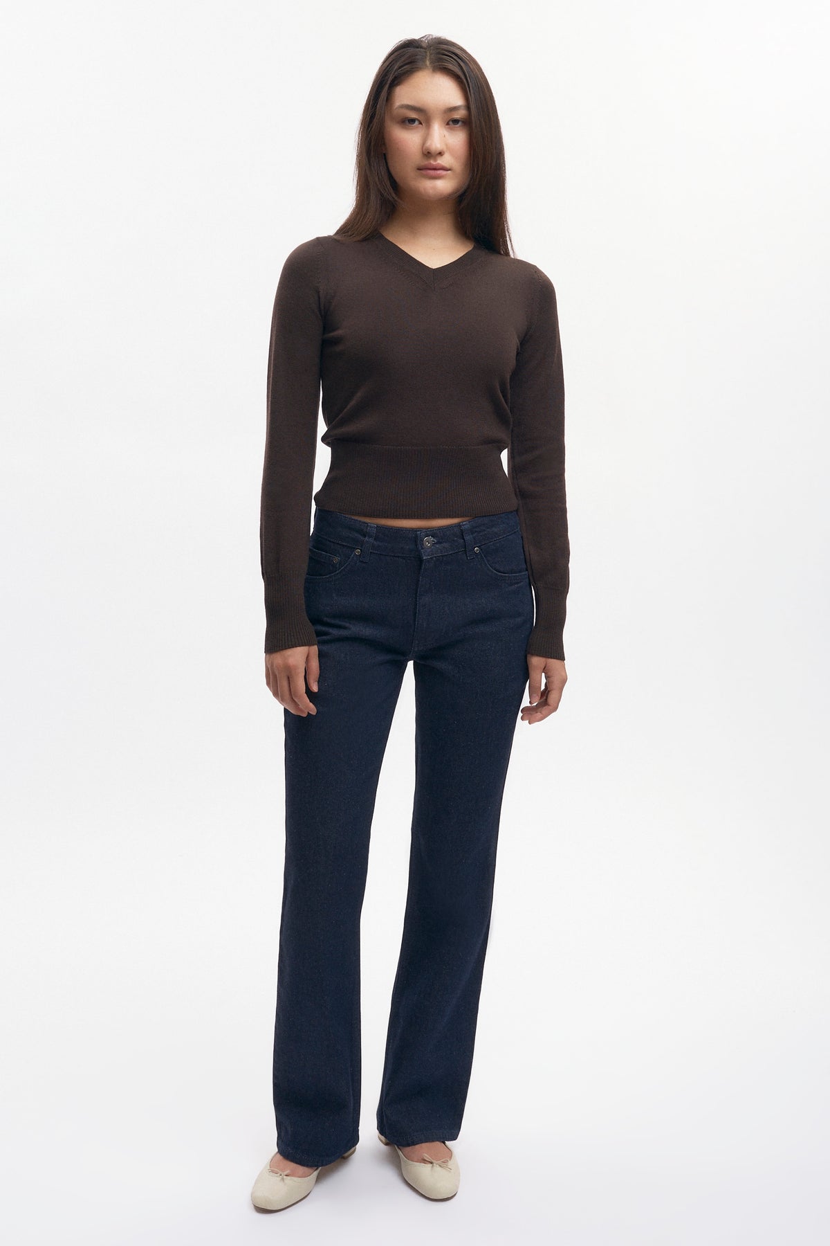 Women's Merino V-neck Sweater in Coffee Bean