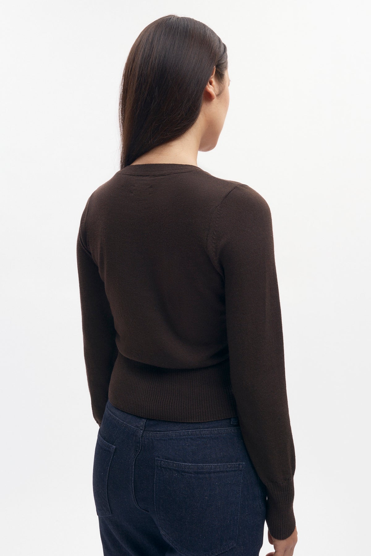 Women's Merino V-neck Sweater in Coffee Bean
