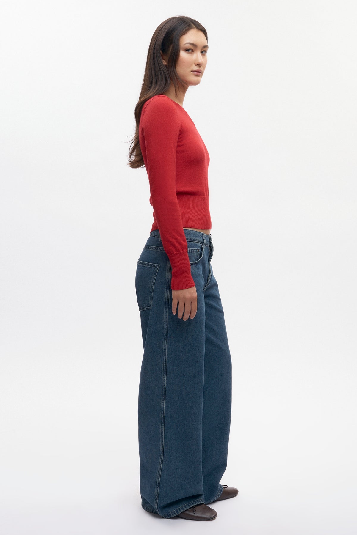Pull à col en V en laine mérinos pour femme en rouge vif