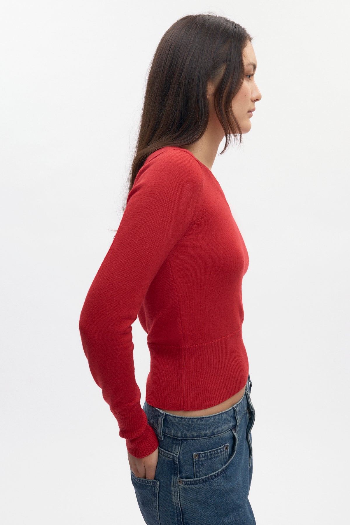 Pull à col en V en laine mérinos pour femme en rouge vif