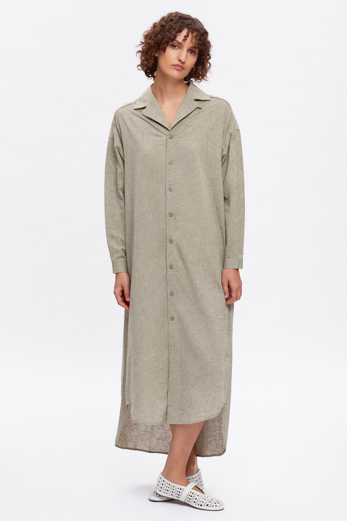 Francis is 5ft 9.5in, a regular size XS and wearing a XS.