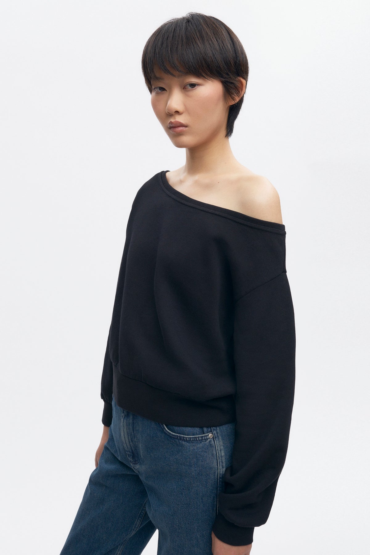 Sweat-shirt à épaules dénudées pour femme en noir