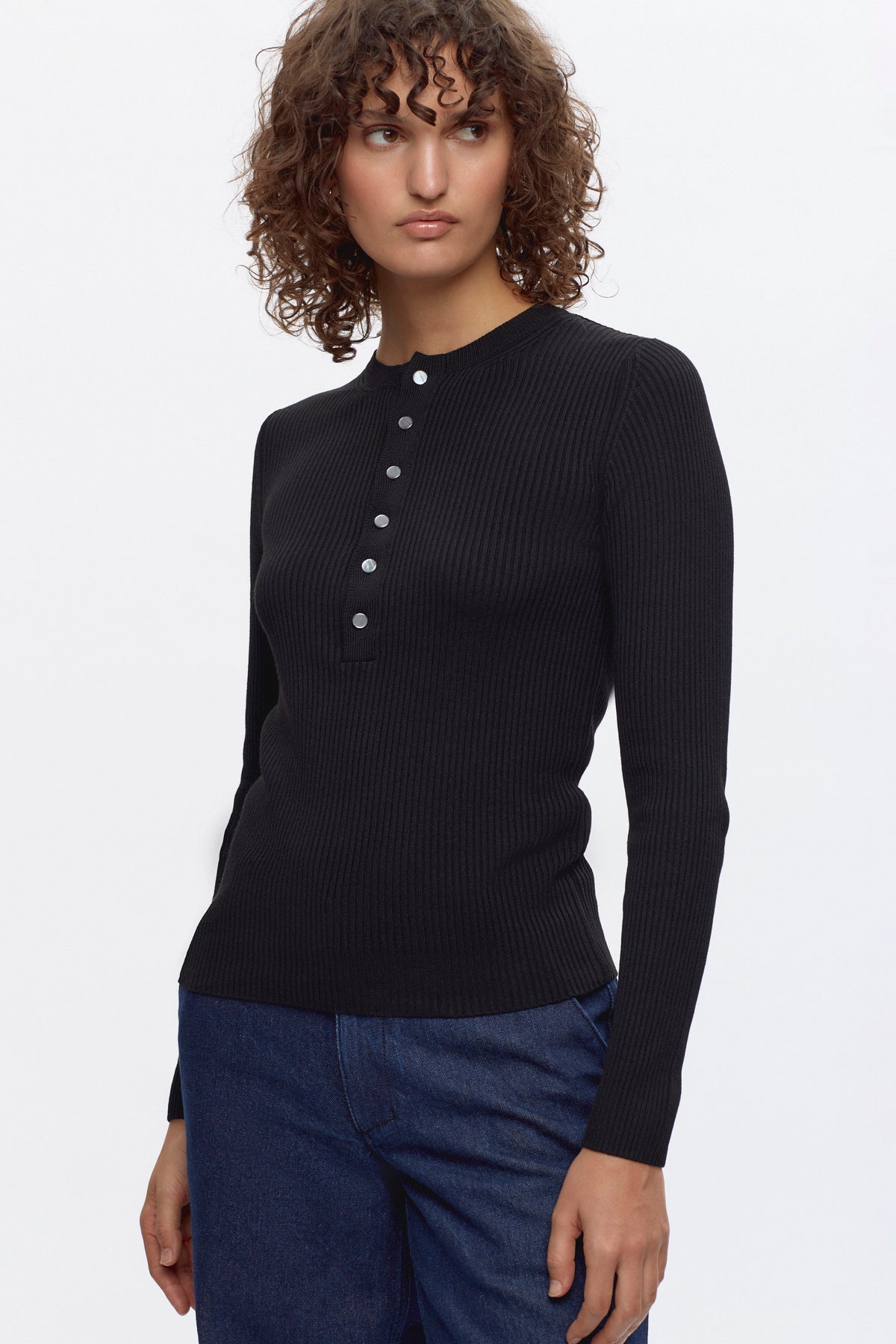 Henley côtelé pour femmes en noir