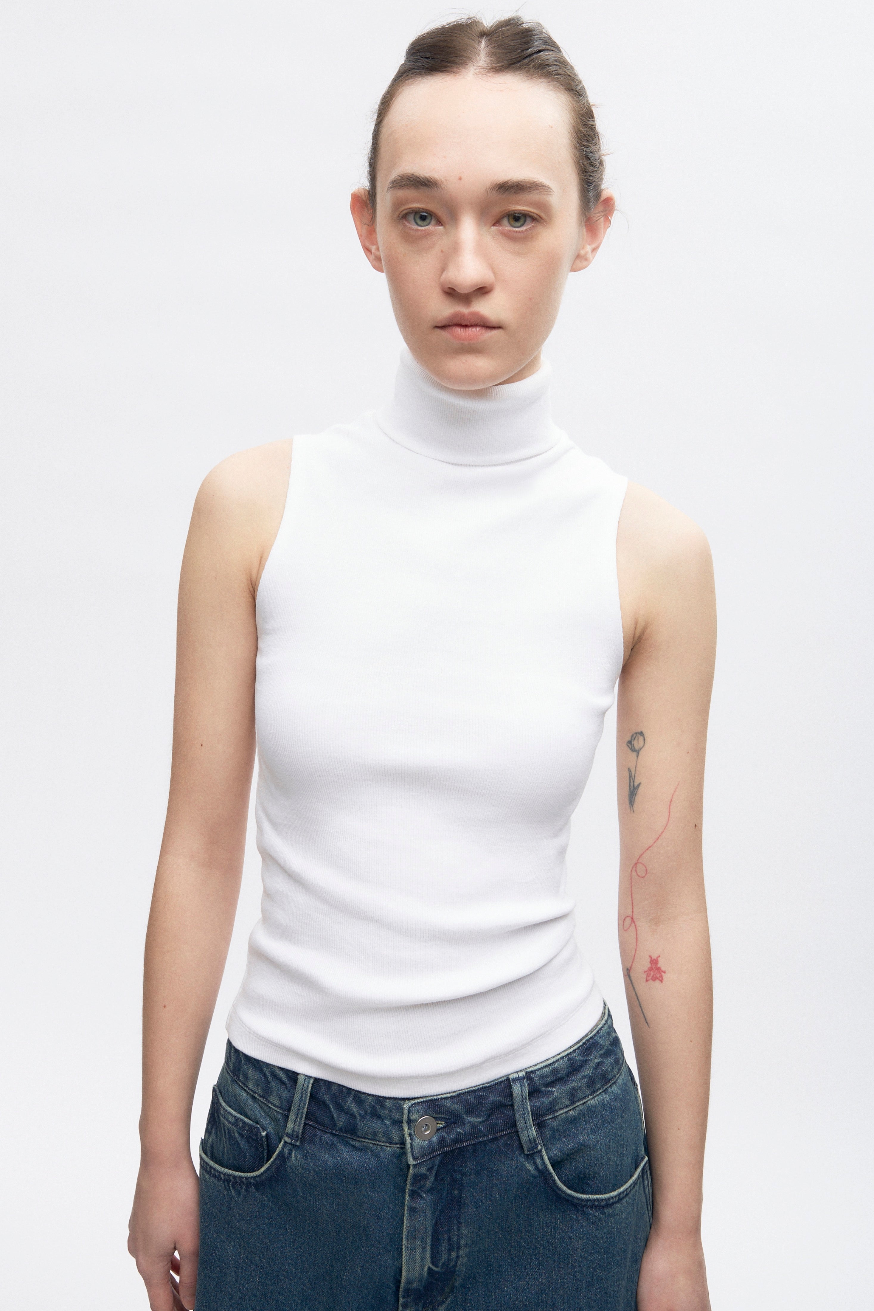 Women's Sleeveless Turtleneck in White