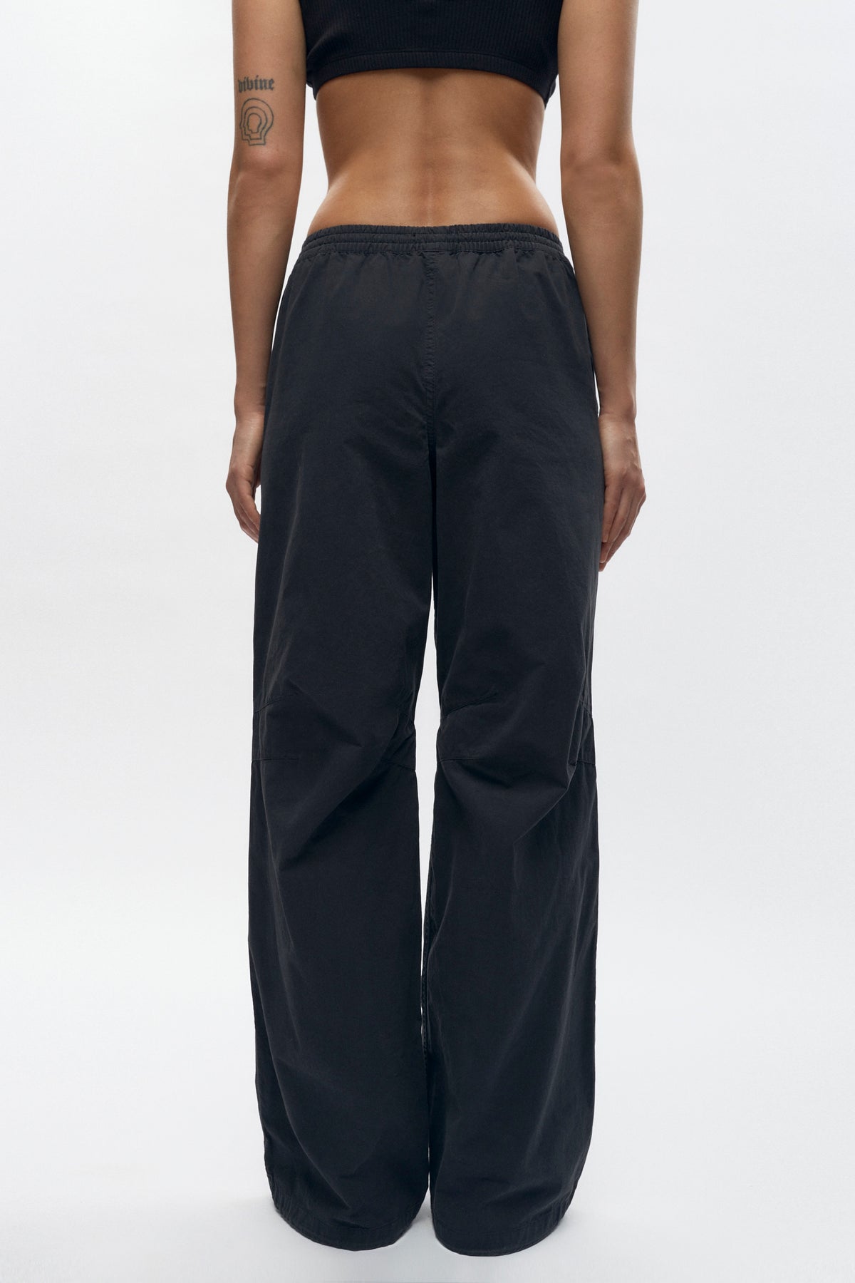 Women's Tefnut Cargo Pants in Black