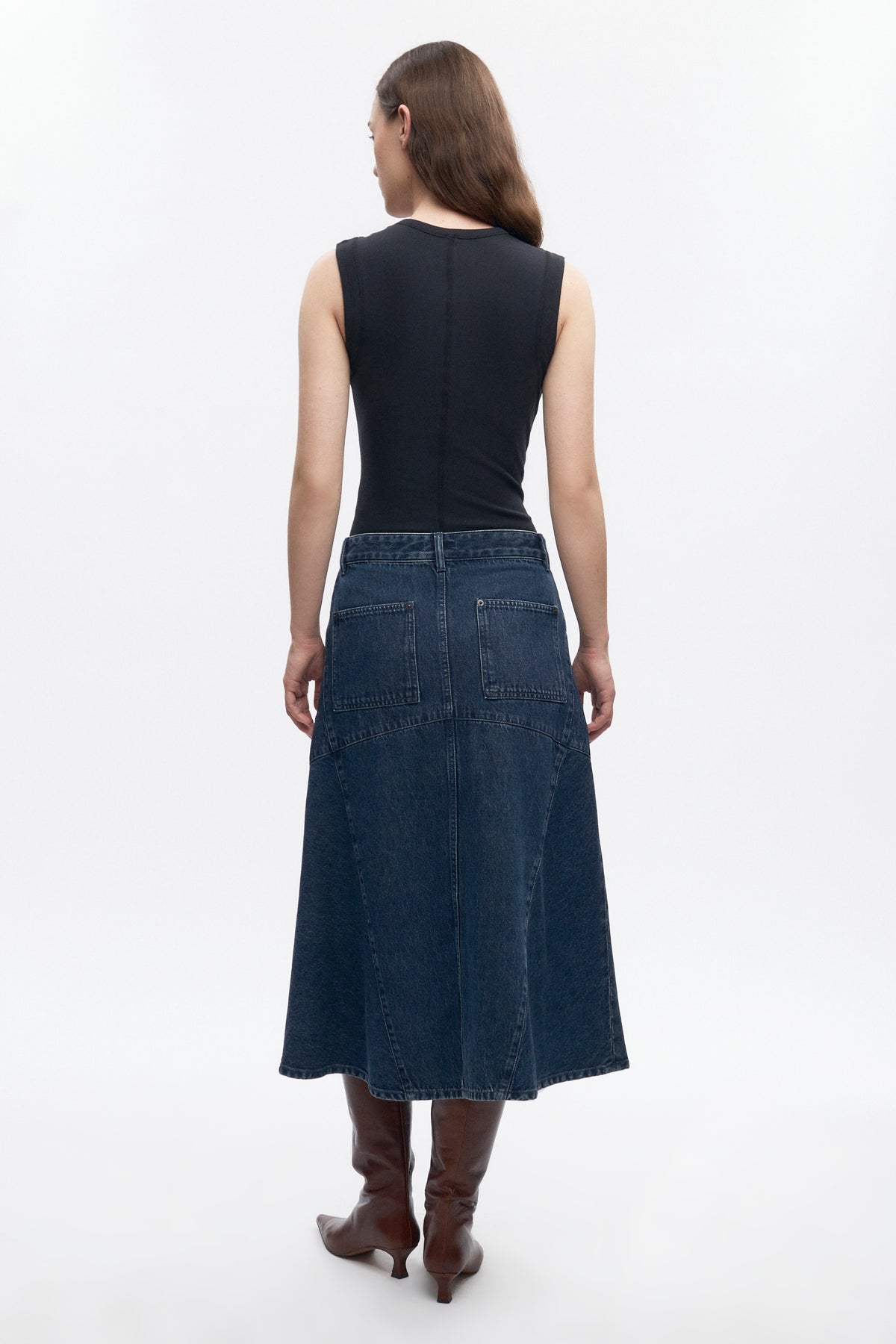 Women's Trace Denim Skirt in Mid Wash