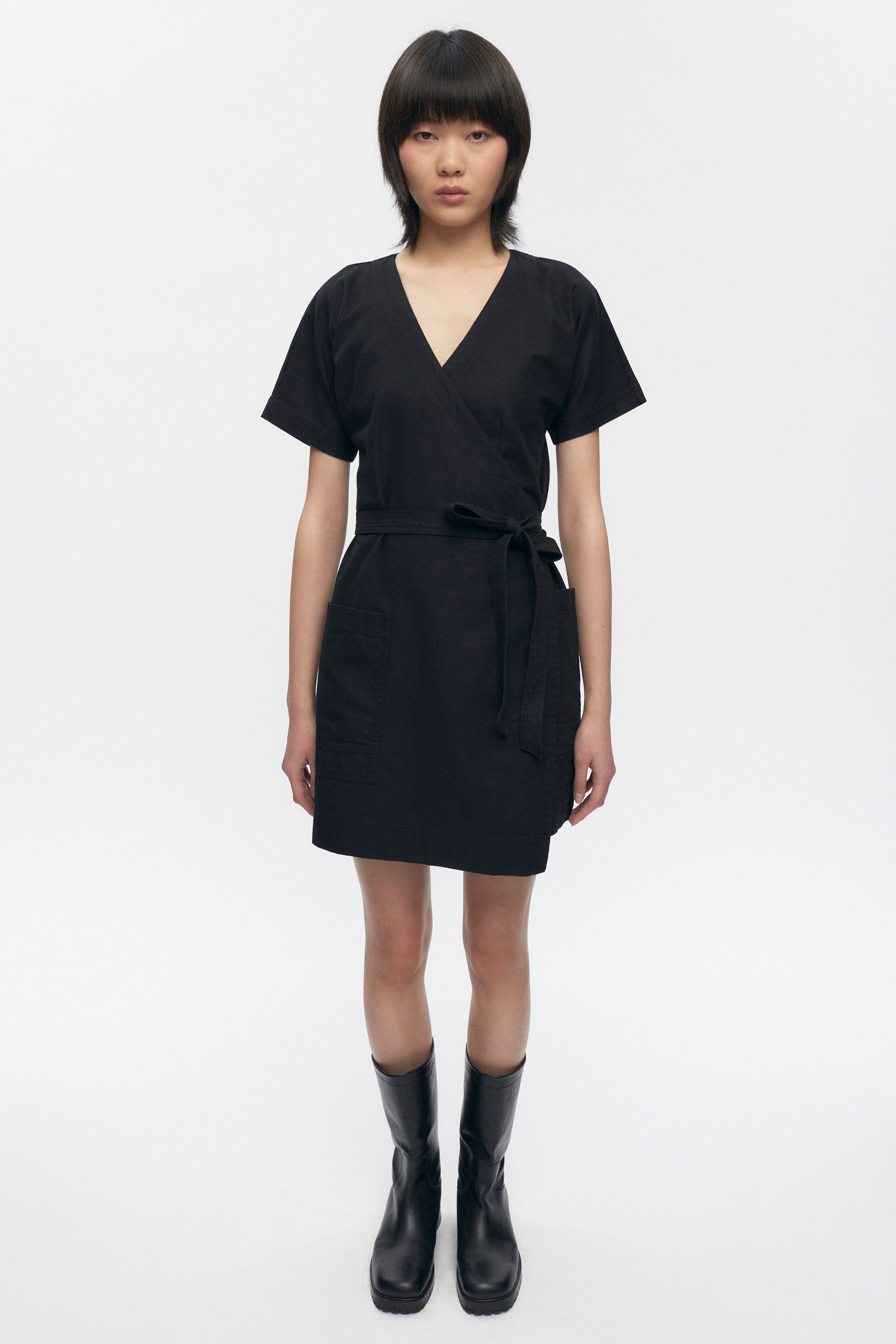 Robe portefeuille pour femmes en noir
