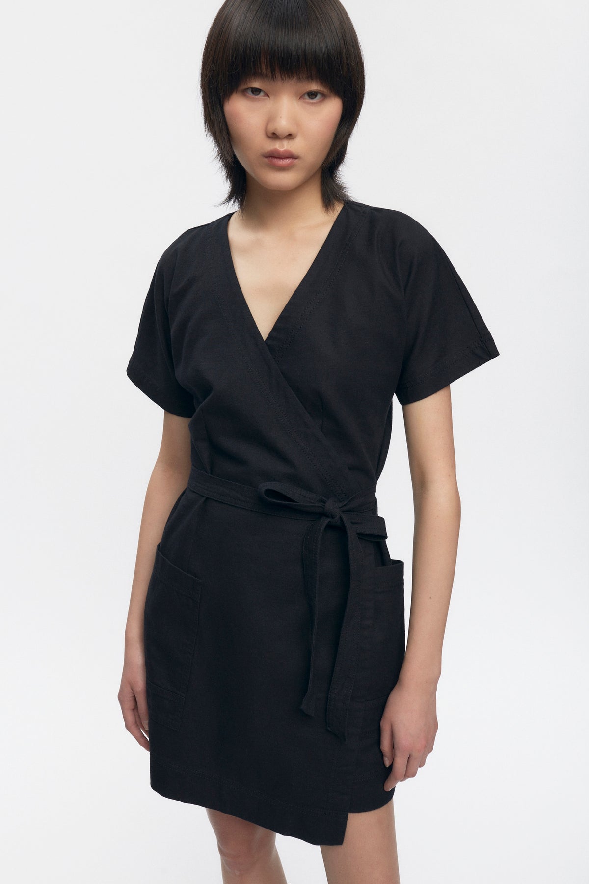 Robe portefeuille pour femmes en noir