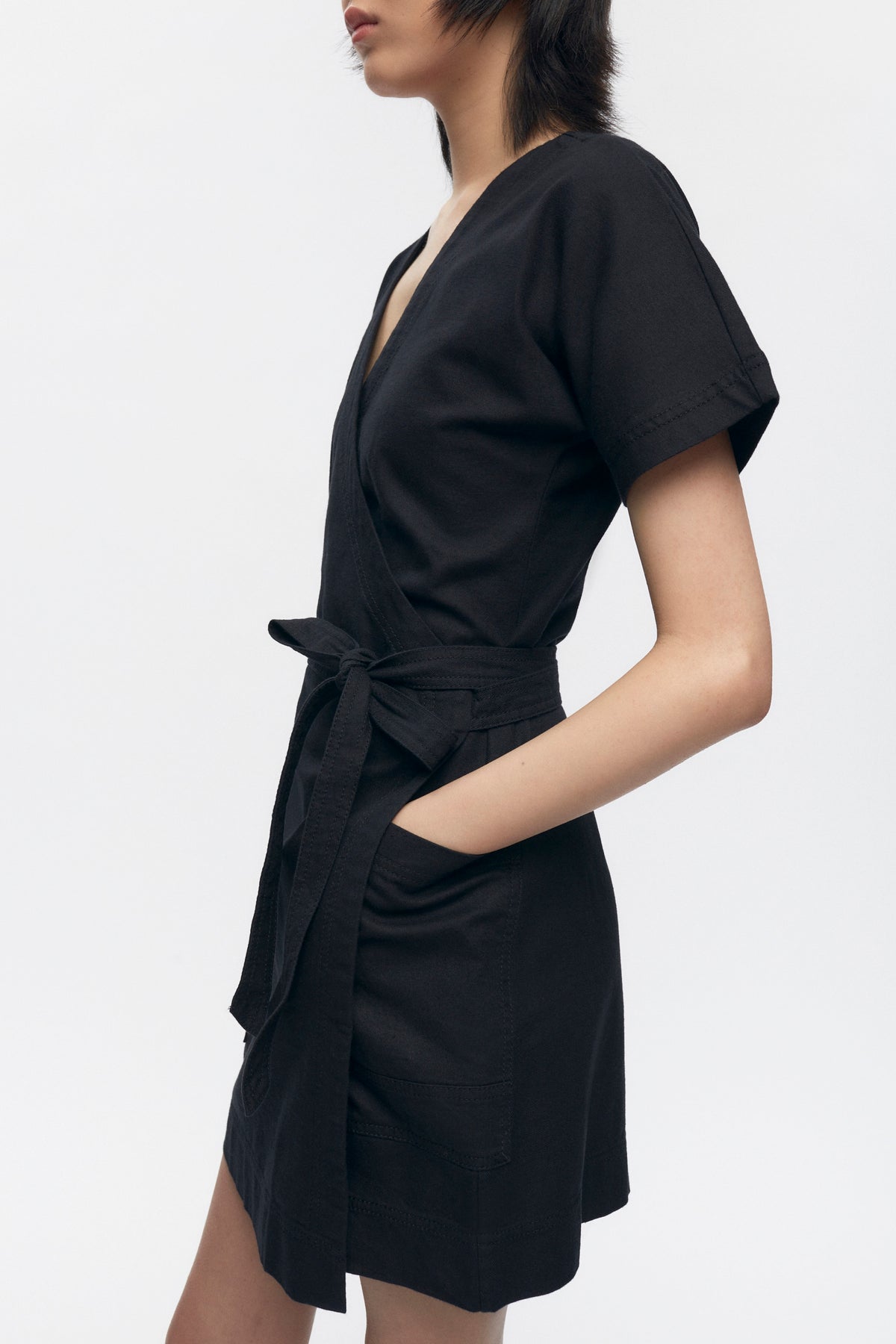 Robe portefeuille pour femmes en noir