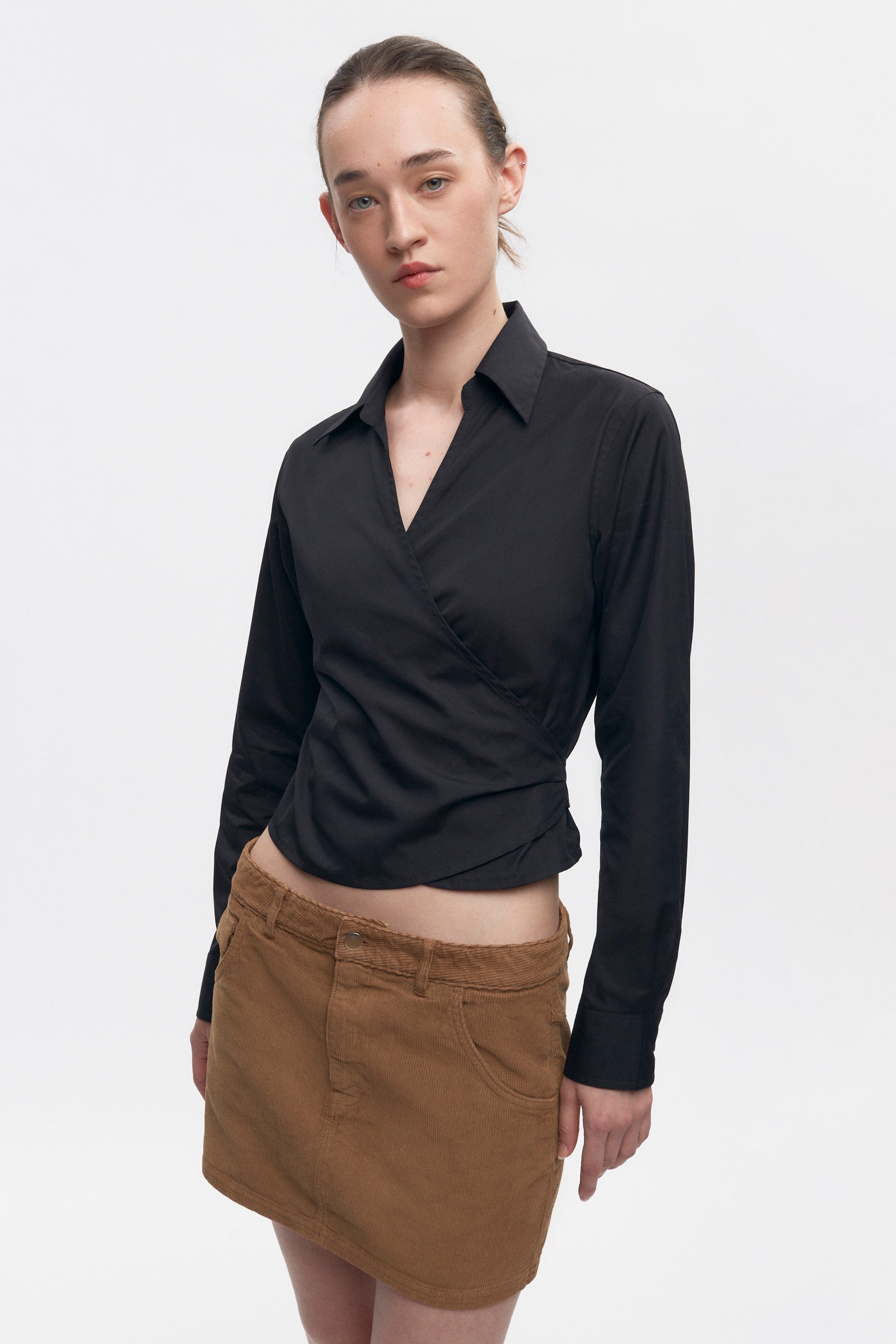 Chemise cache-cœur pour femme en noir