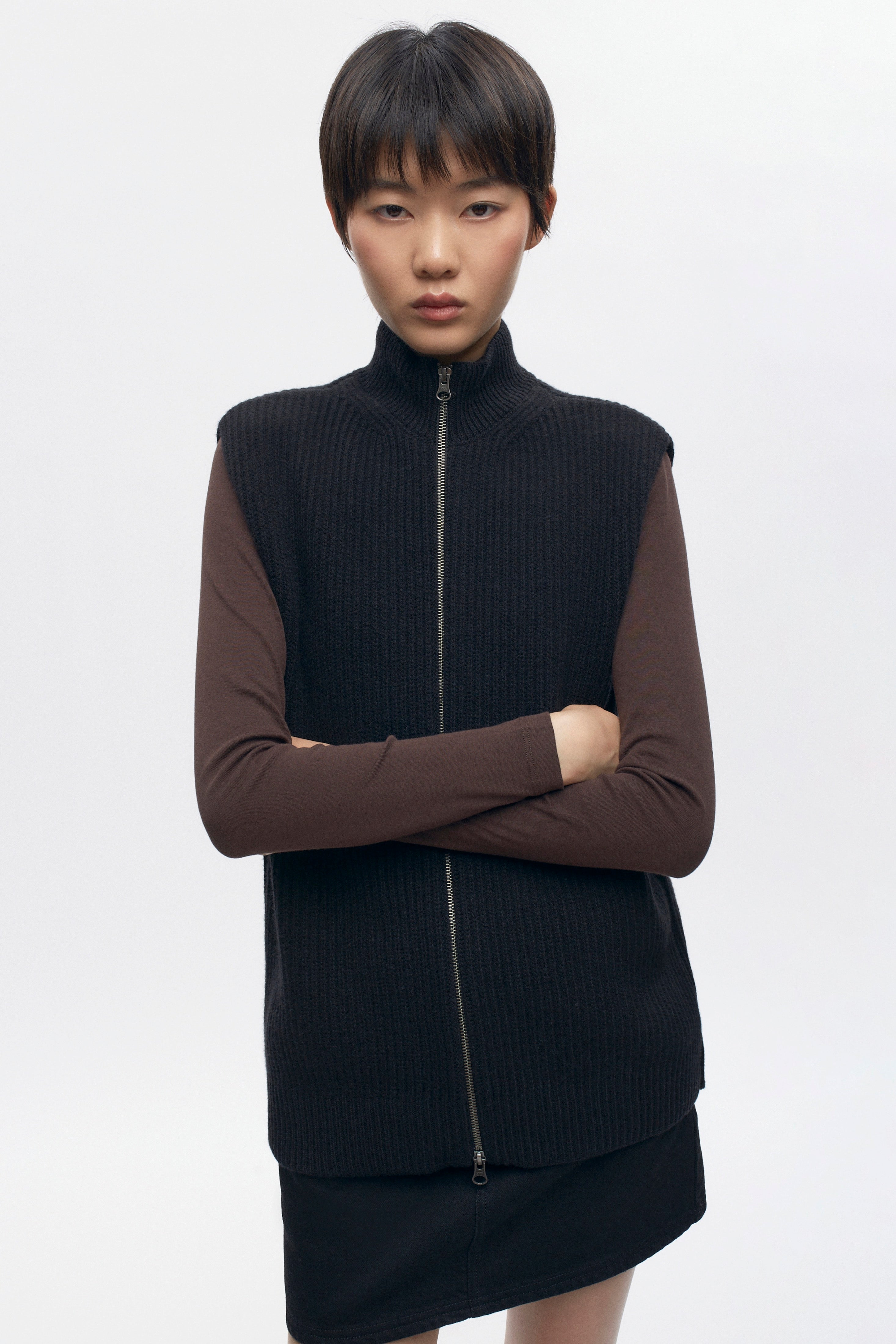 Gilet à fermeture éclair pour femme en noir
