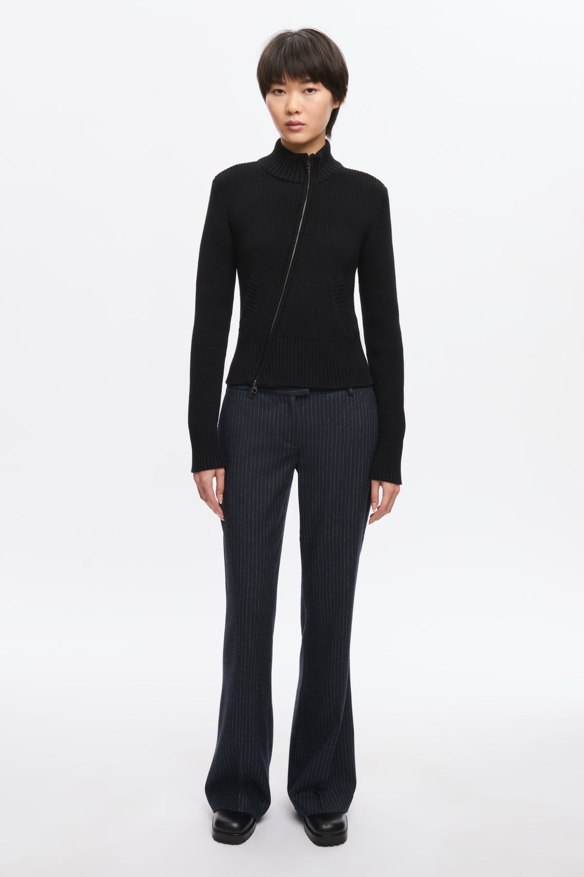 Pull asymétrique à fermeture éclair pour femme en noir