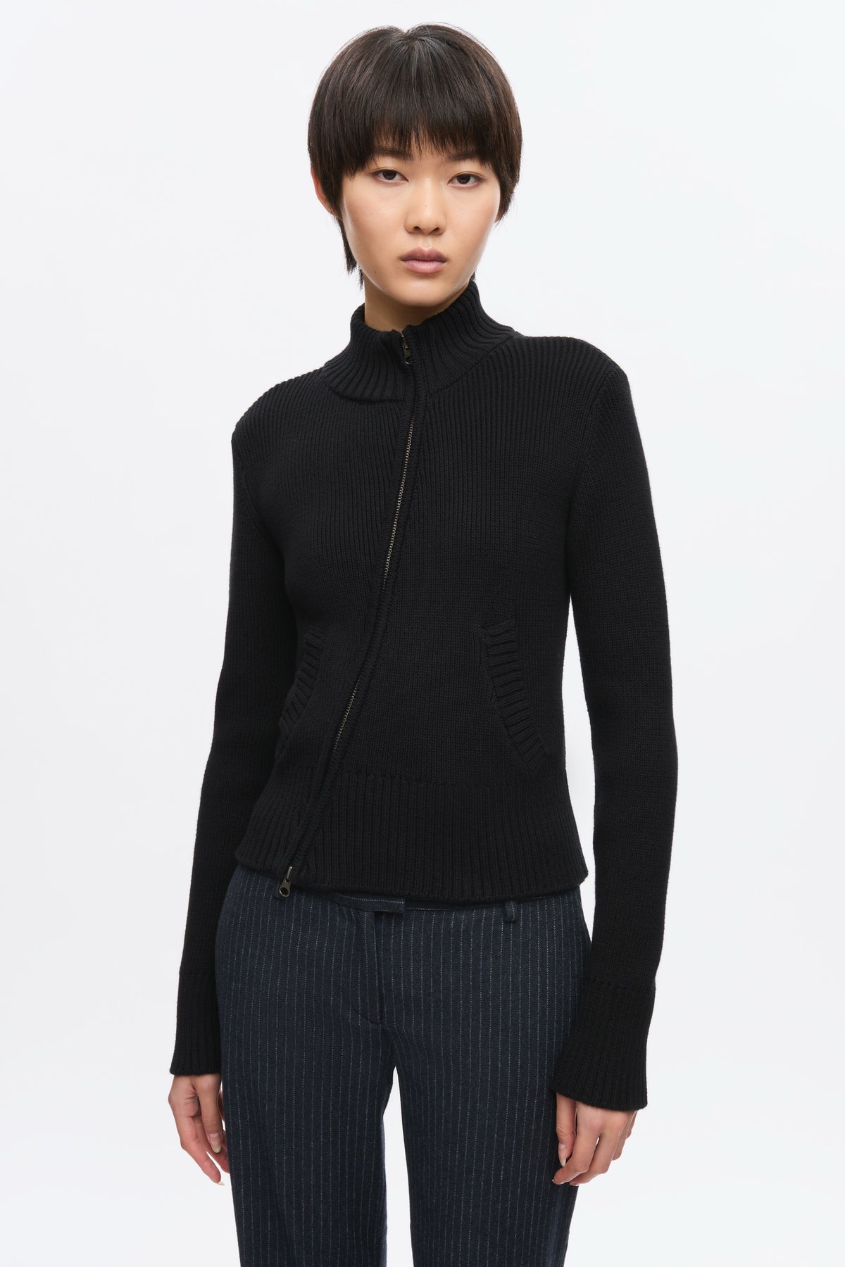 Pull asymétrique à fermeture éclair pour femme en noir