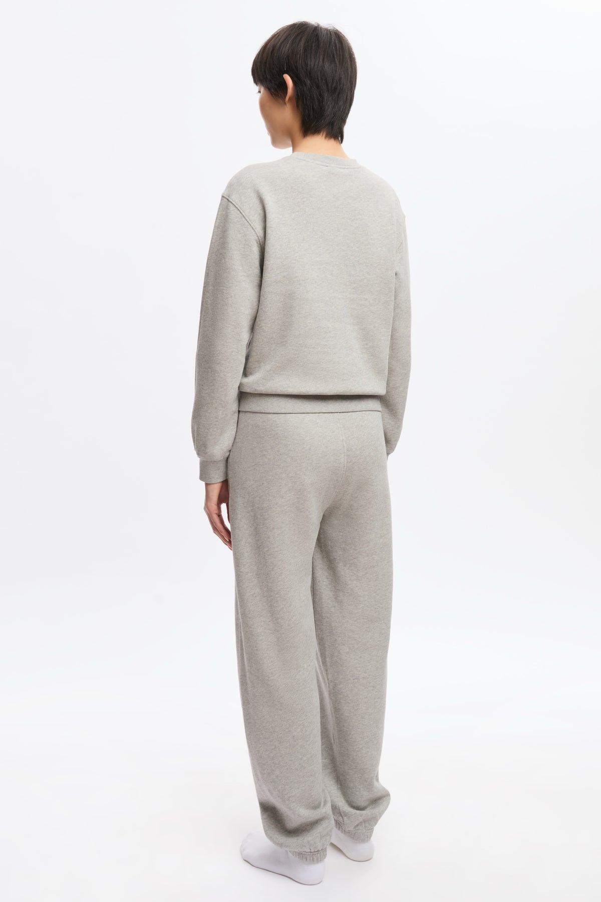 Women's Essential Sweatshirt in Heather Grey