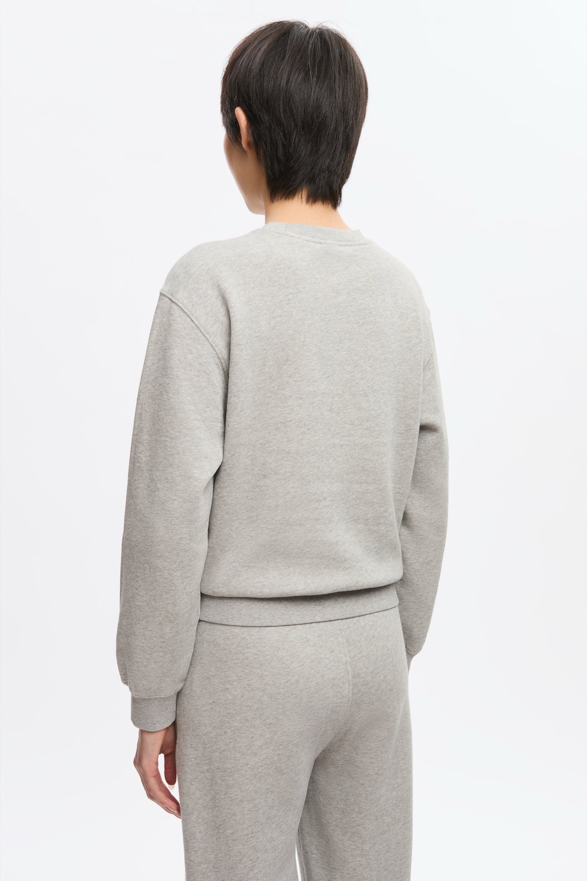 Women's Essential Sweatshirt in Heather Grey