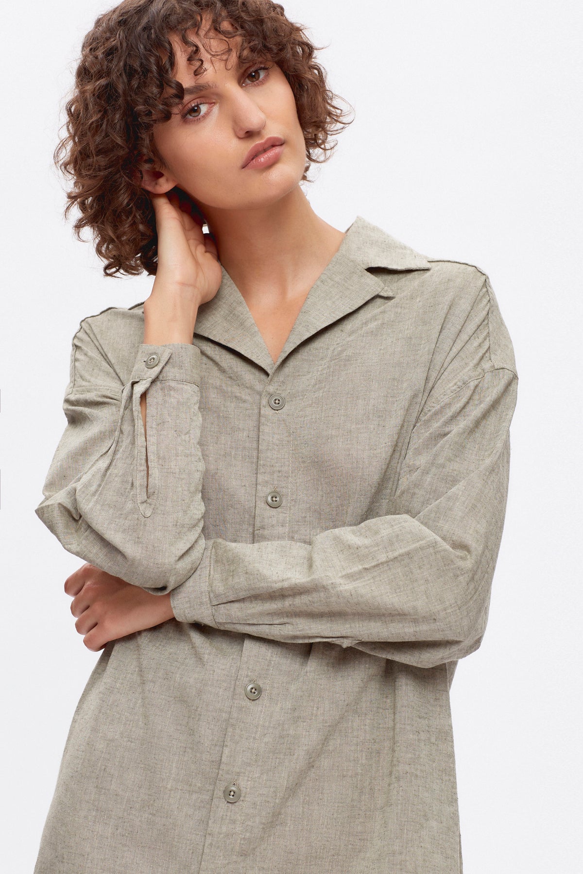 Robe Nawal pour femmes en olive poussiéreuse