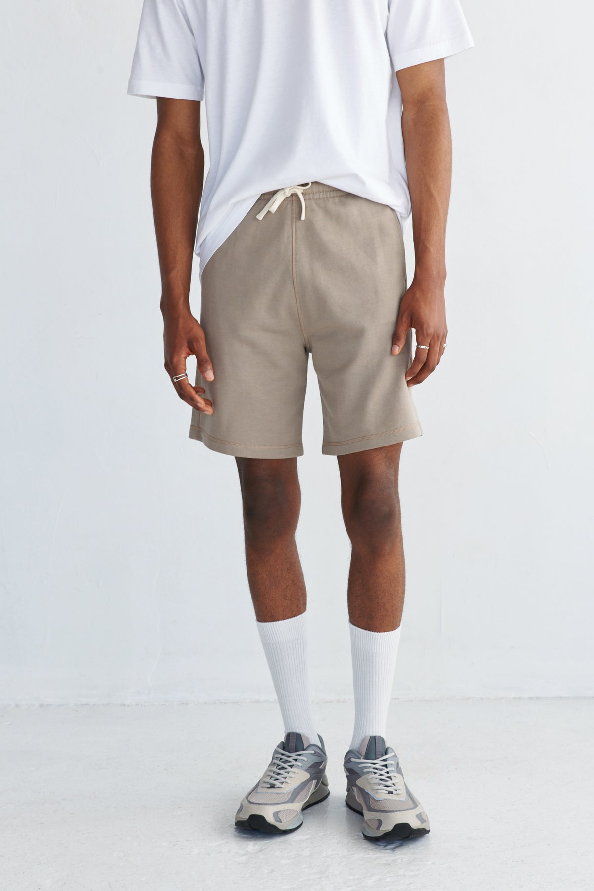 Short en molleton bouclé en taupe