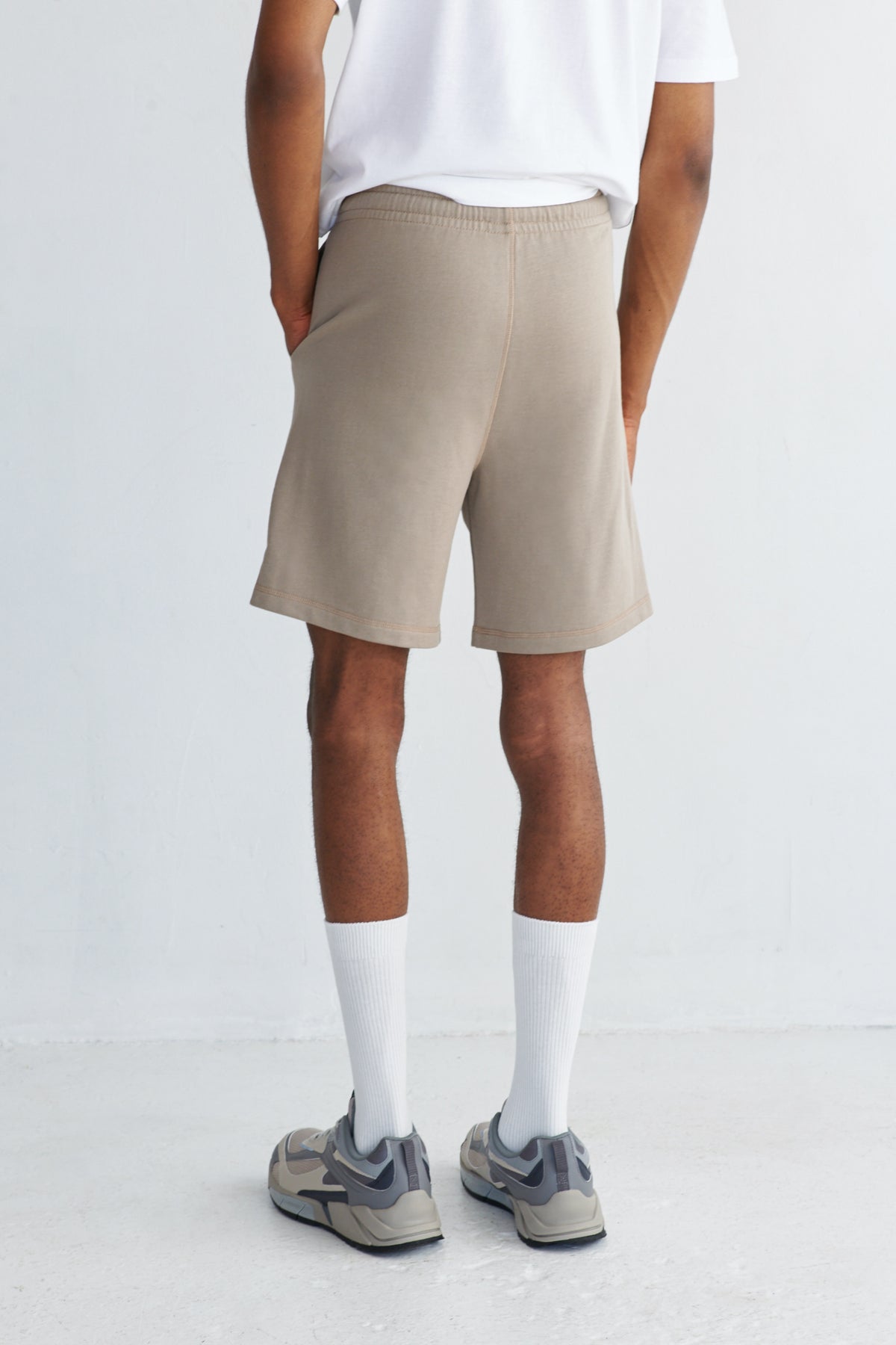 Short en molleton bouclé en taupe